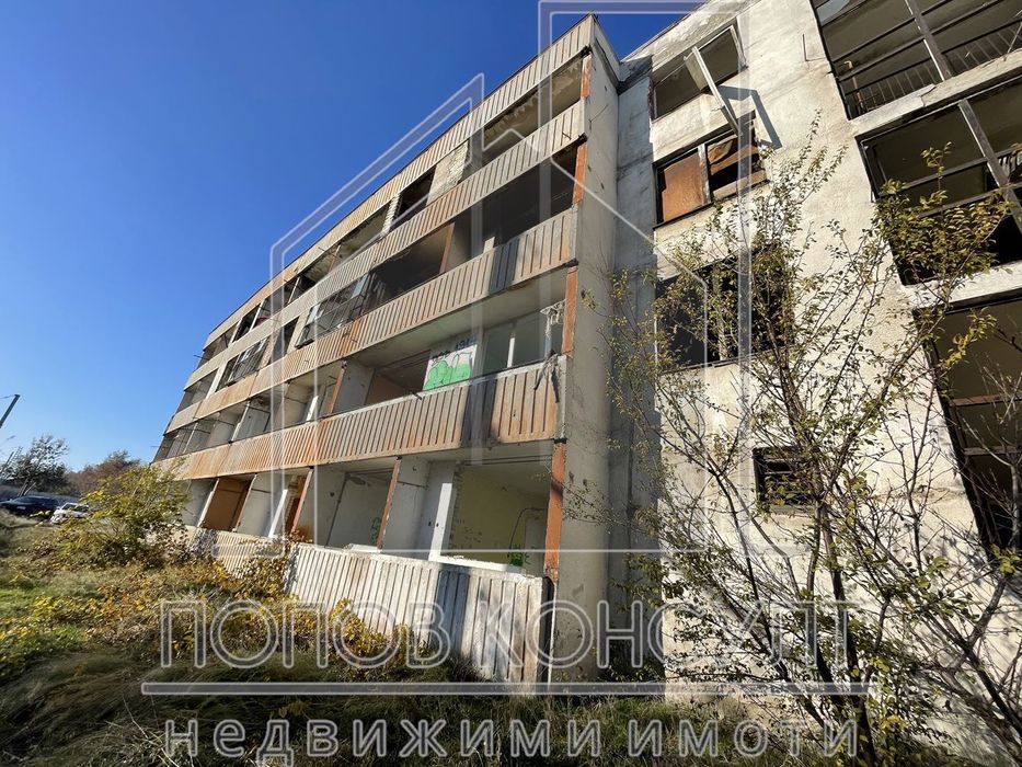 Продава се Хотел в Стамболийски - 4000 кв.м за 500 €/кв.м - Снимка #2