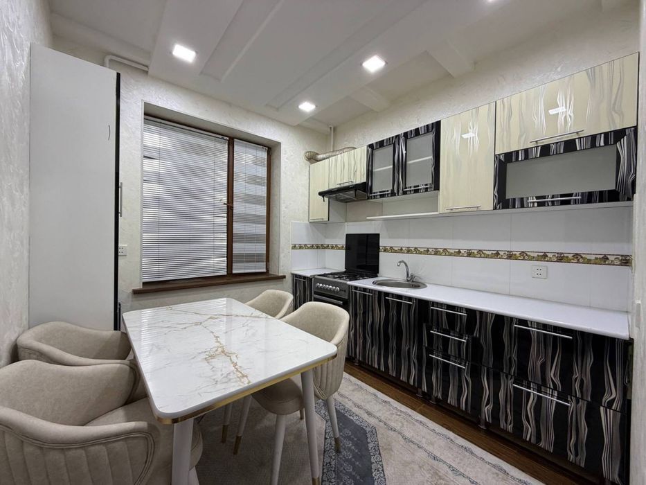 Продается 3х комнатная кв. 83м2. 1й этаж. Согдиана.