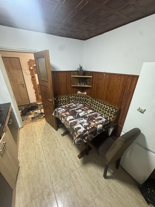 Inchiriez apartament cu 3 camere