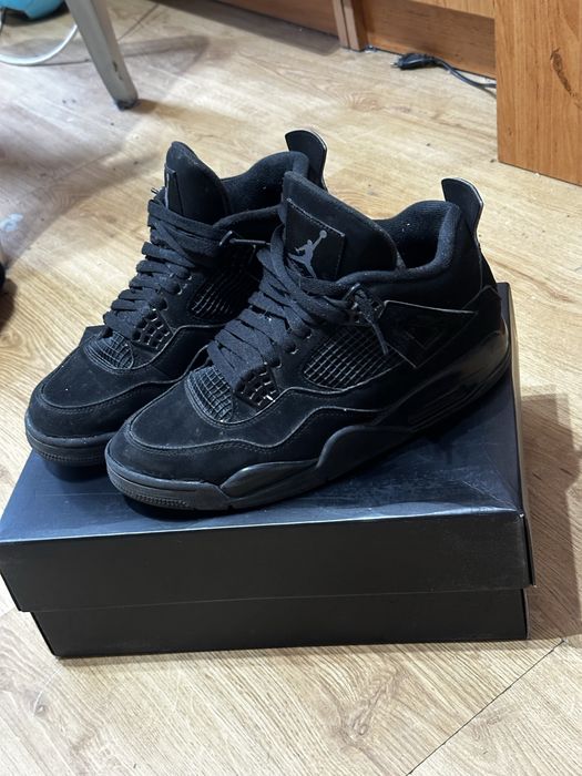 Jordan 4 black.