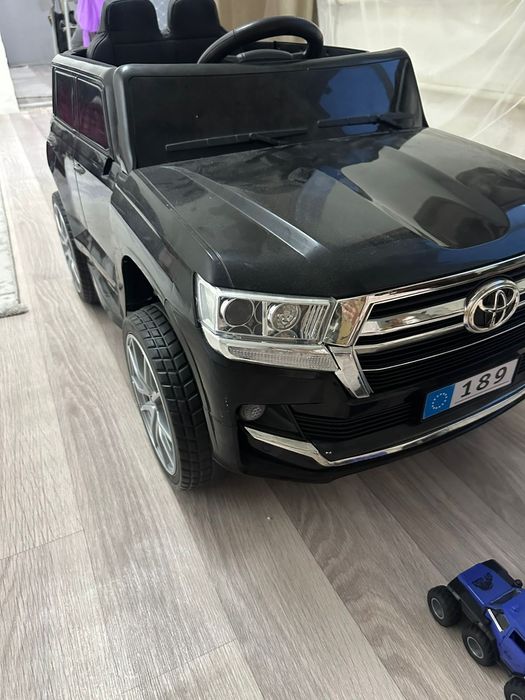 Продам детскую машину и коляску