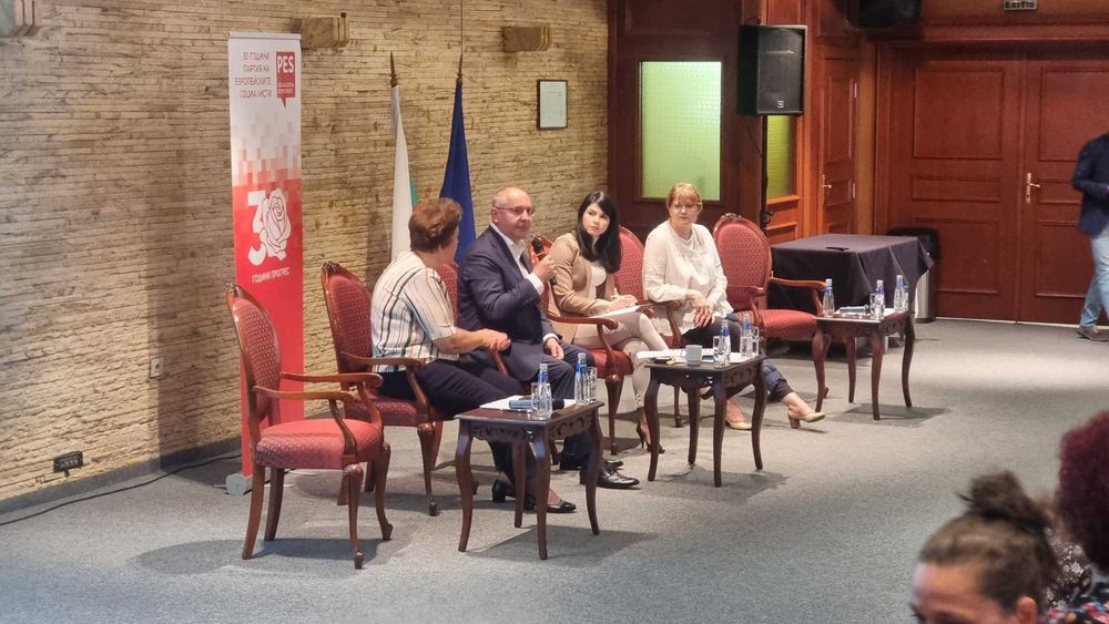 Кабина за превод. Система за симултанен превод. Озвучаване под наем.