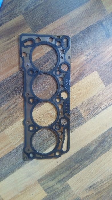 гарнитура за глава за Опел Мерива 1,7 ДТИ Исузо мотор