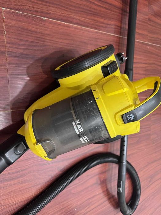 Продам Пылесос KARCHER