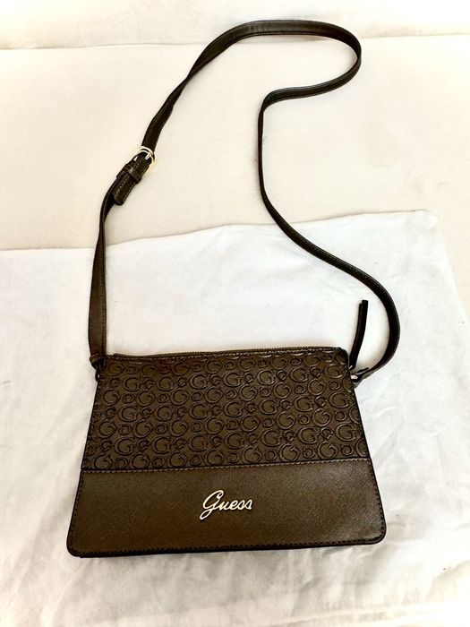 Vând geantă Guess