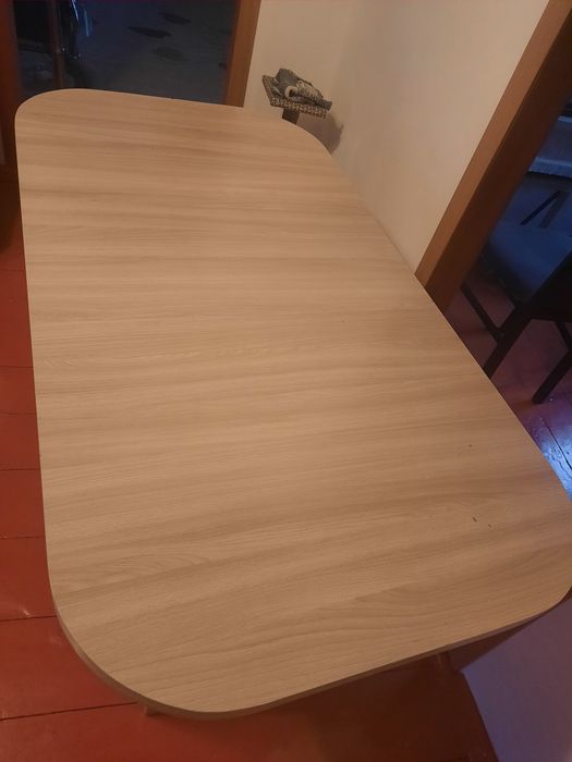 Продам стол в хорошем состоянии