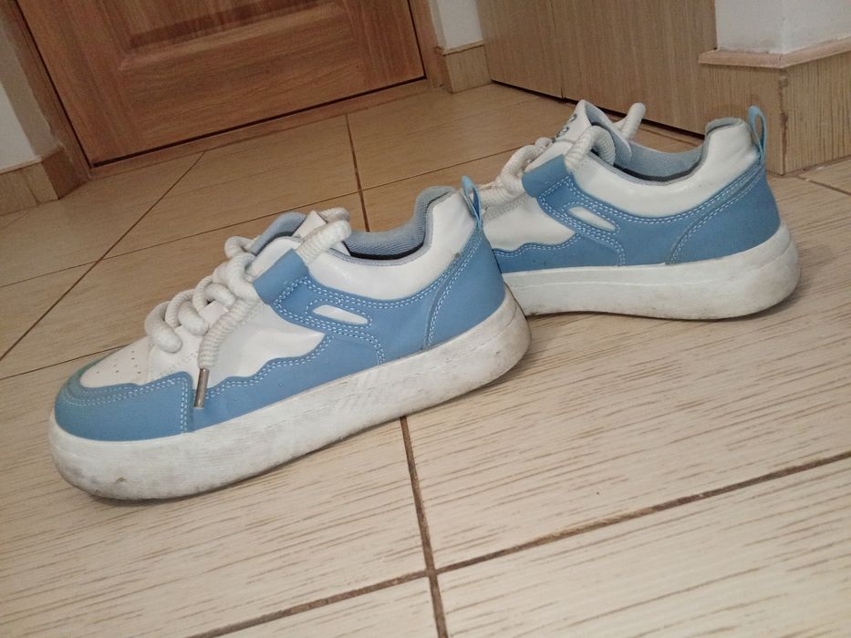 Smile sneakers light