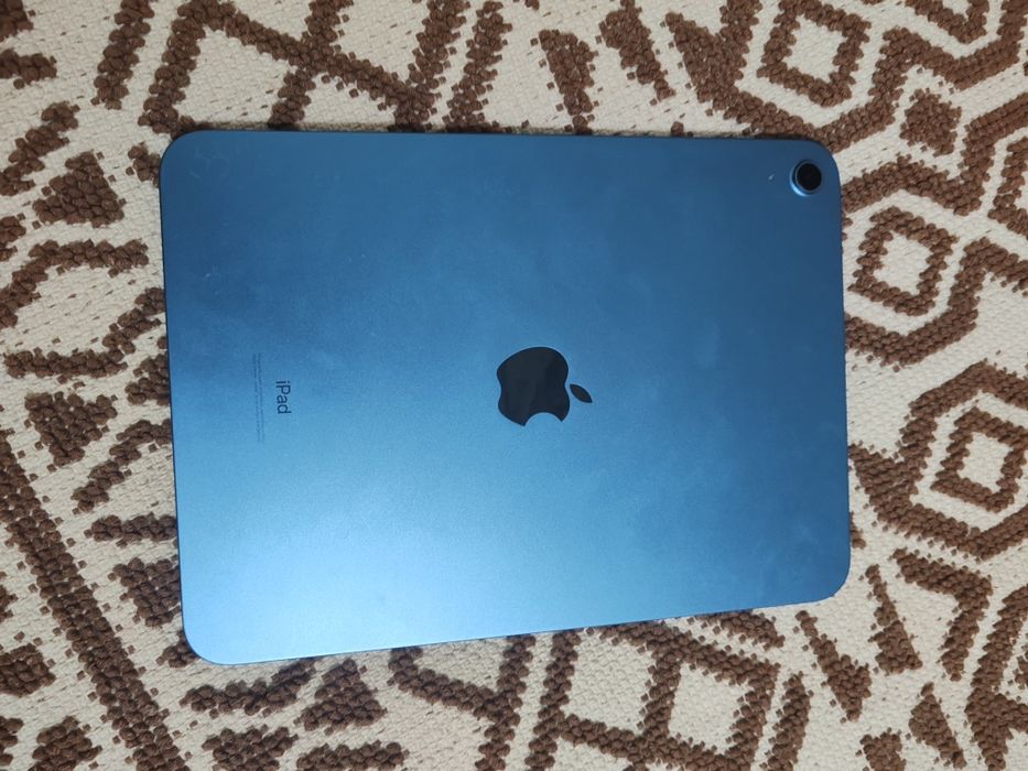 iPad 10.9 на 64гб в синем цвете