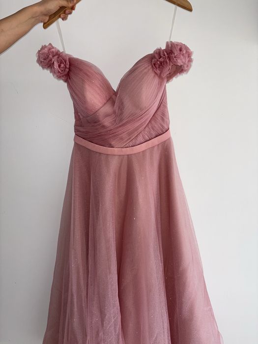 Розова офоциална (бална)рокля