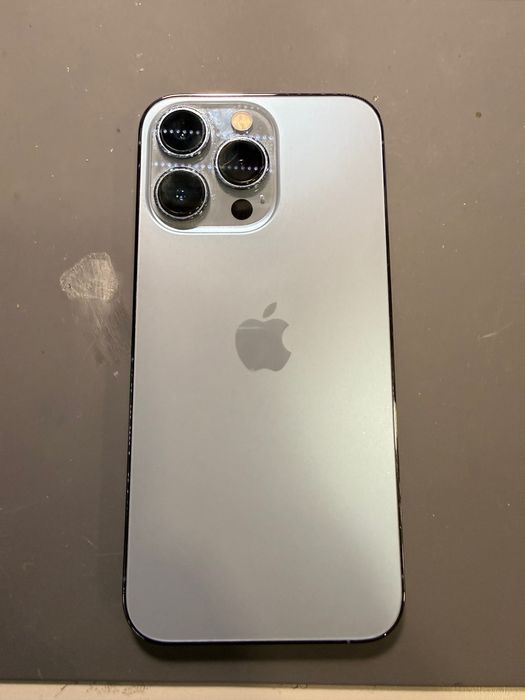 Iphone  13 Pro Перфектно състояние, оригинална батерия на 100%