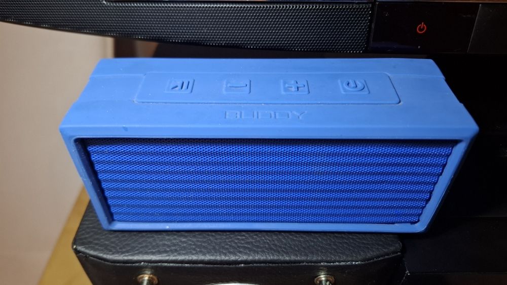 Boxa portabila combina audio muzicala microsistem.