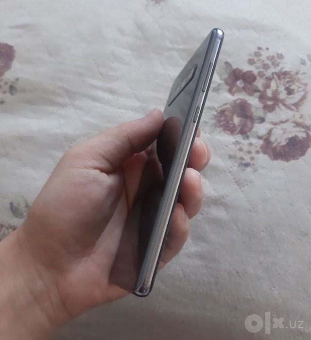 Samsung s10plus.