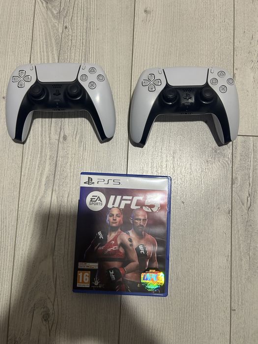 Playstation 5 с два контролера и UFC 5