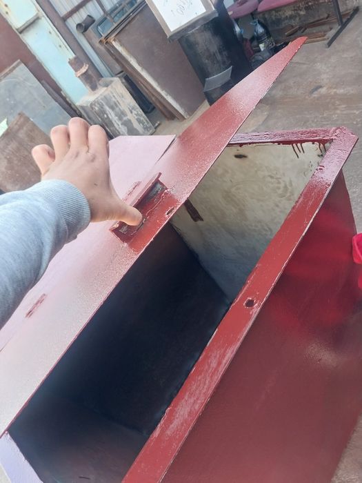 Продам срочно мусорный бак