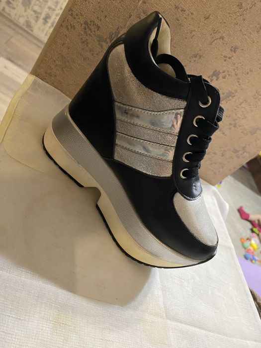 Кросовки на платформе