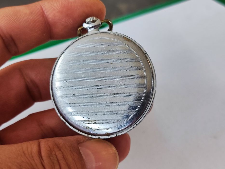 Механичен джобен часовник кристалл