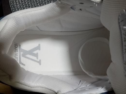 Adidași Louis Vuitton