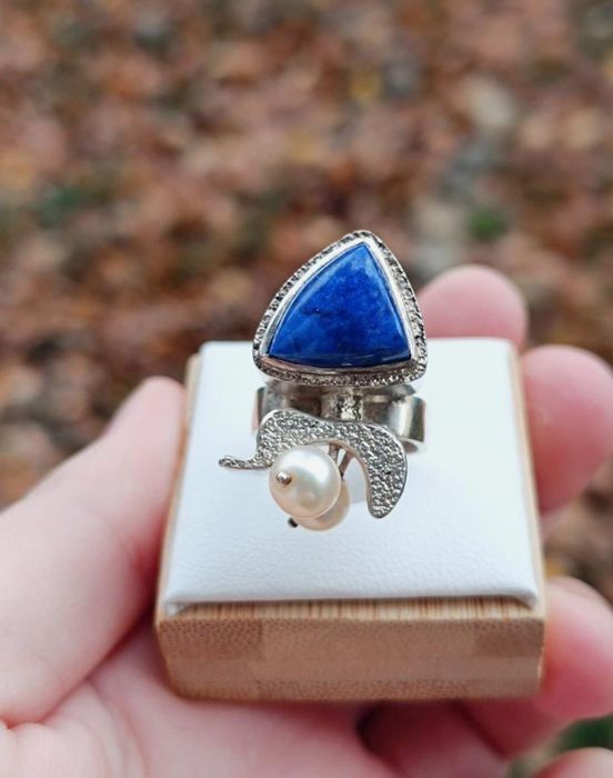 Vechi inel masiv din argint de 925,cu lapis lazuli si doua perle
