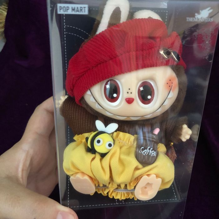 Лабубу с дрешки, Labubu Fall In Wild