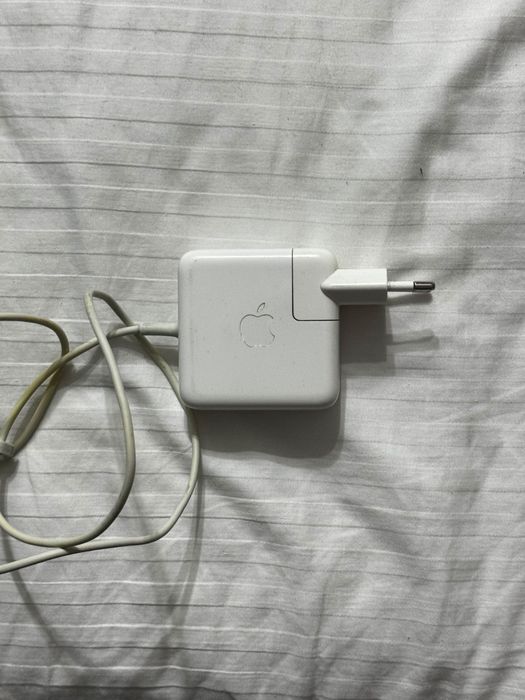 MacBook Air 13 (2017) / 8 GB RAM