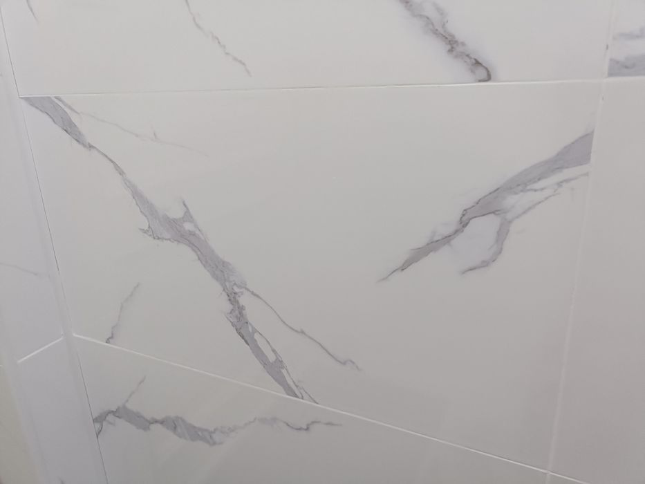 Продаю кафель в туалет или ванную