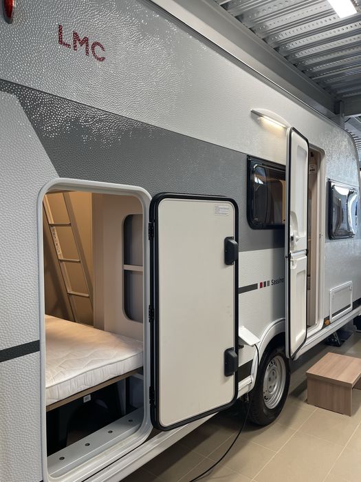 Ofertă/Rulota Lmc Sassino 390k/ noua/ 12 ani garantie/ premium/ 4 pers