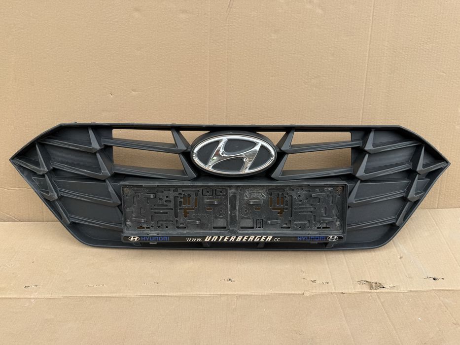Решетка Hyundai i20 2020-
