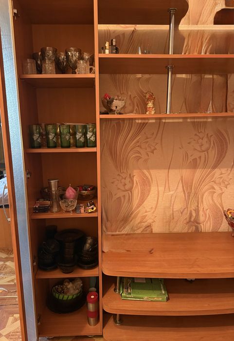 СРОЧНО Продам стенку (горку)