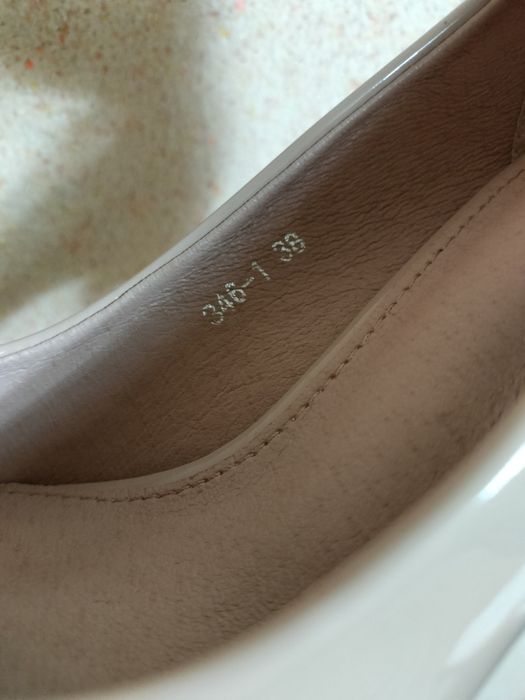 Продам туфли новые