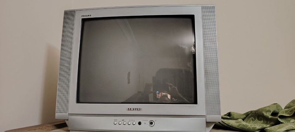 Телевизор LG FLATRON и Samsung