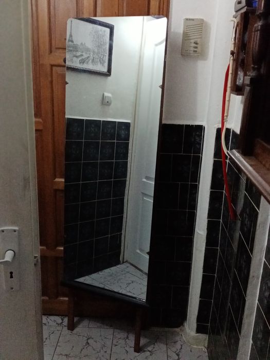 Oglinzi apartament și baie