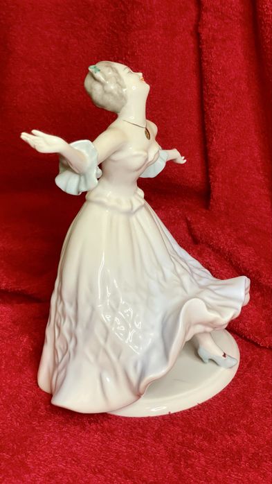 Statueta din portelan fin 25 cm Nou!