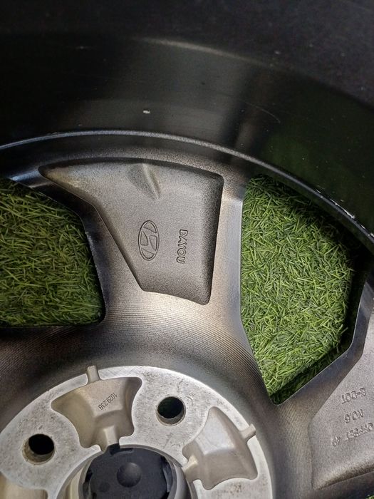 Диски R17 5x114.3 на Hyundai и другие.