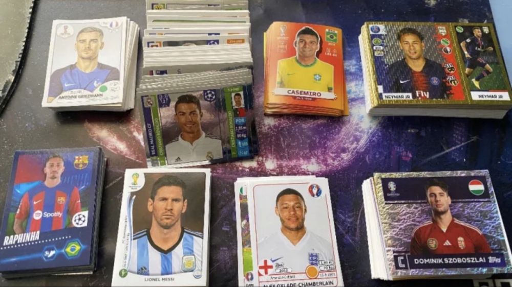 Футболни стикери Panini/Topps