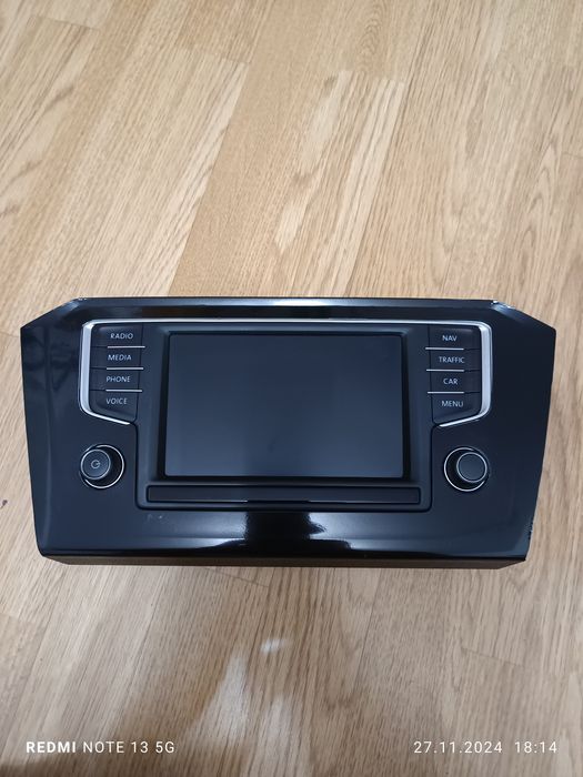display navigatie + panou clima passat b8