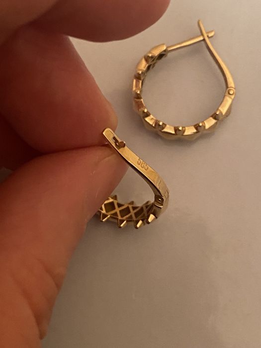 Золотые серьги