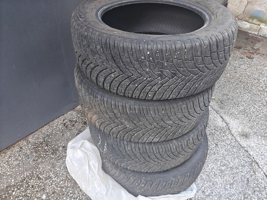 Продавам зимни гуми Firestone Winterhawk 4 215/55/R16