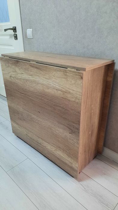 Продам новый стол книжку