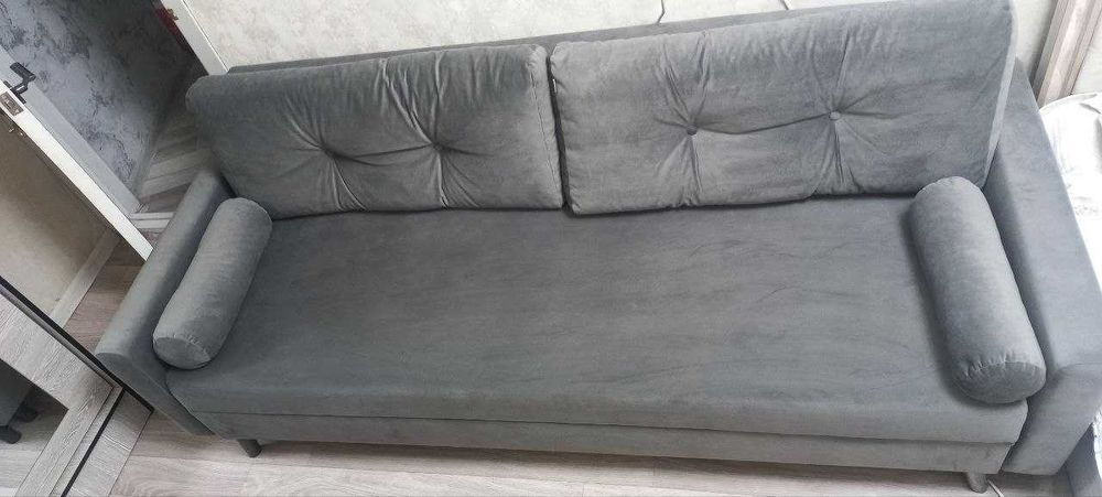 Продаю диван офисный раскладной в хорошем состоянии