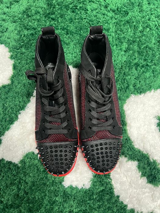 Christian Louboutin size 42 noi fara cutie