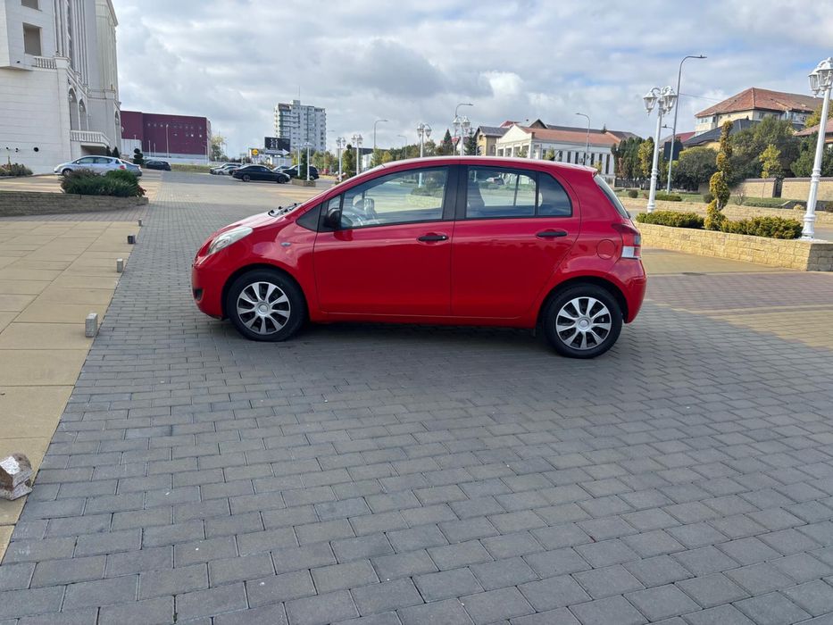 Toyota Yaris 1.3 benzină an fabricație  2010