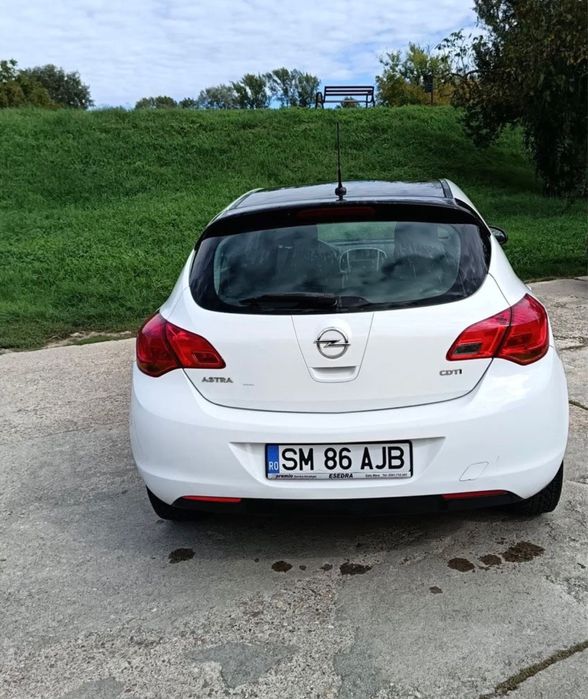Opel Astra J motor 1.7TDI înmatriculată
