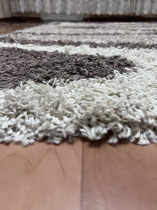 Продам ковер с длинным ворсом