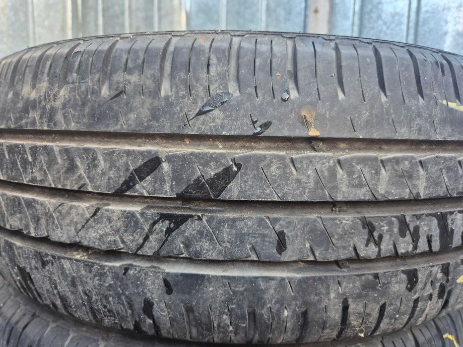 2 Anvelope de VARA - 215/65/15C - HANKOOK - Stare BUNA - DOT 2018 !