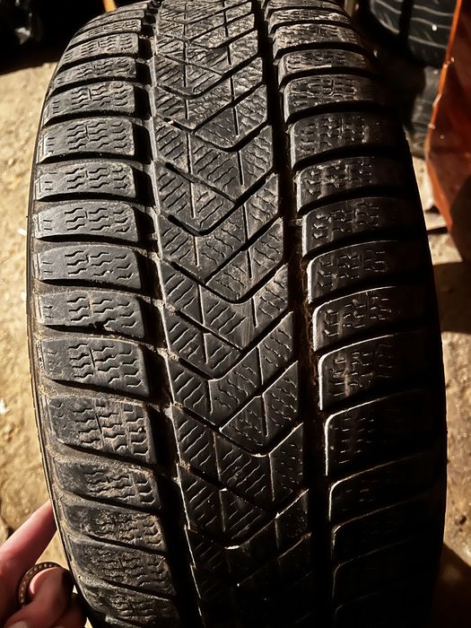 Anvelopă de iarnă Pirelli 225/55/R18