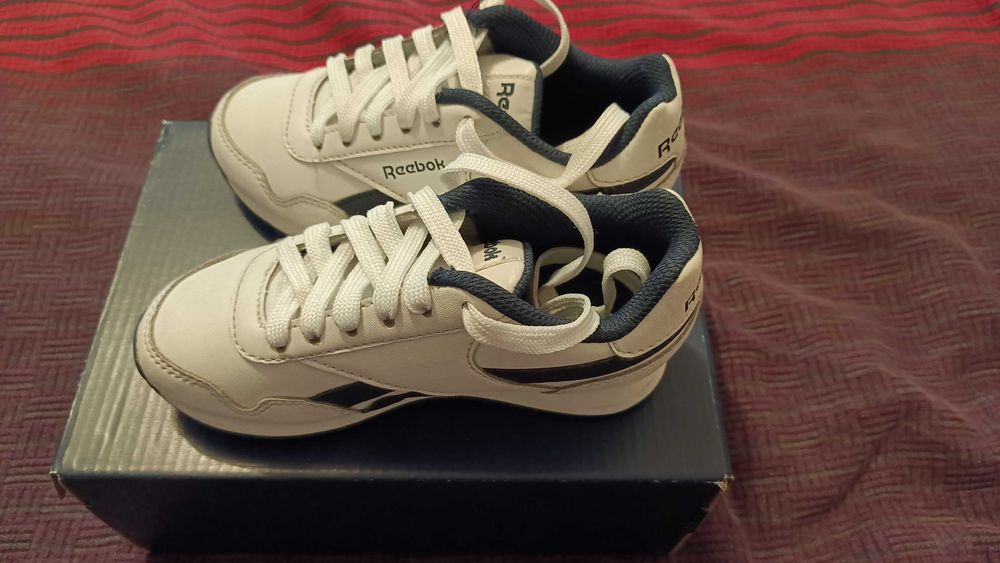 Adidași Reebok albi stare foarte bună comozi casual ca noi, nike adidas ecco asics salomon merrel