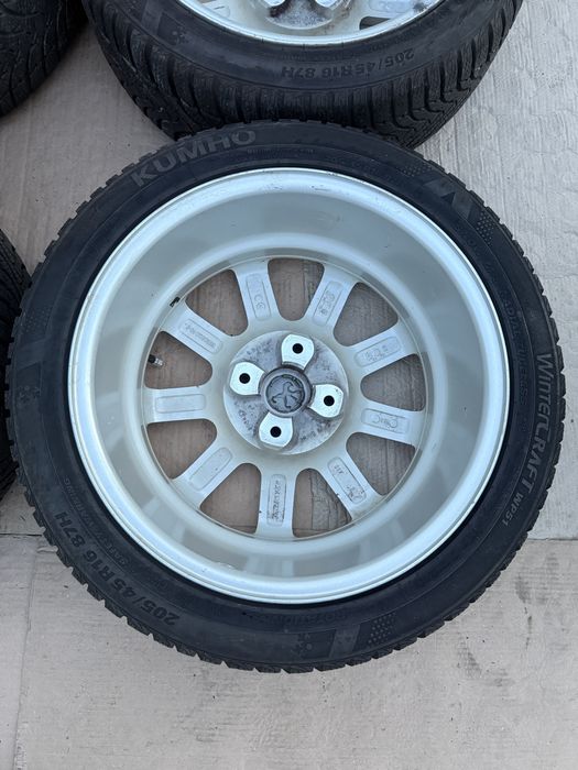 Джанти Peugeot + зимни гуми Kumho 205/45/16