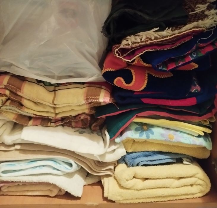 Постельное бельё, полотенца