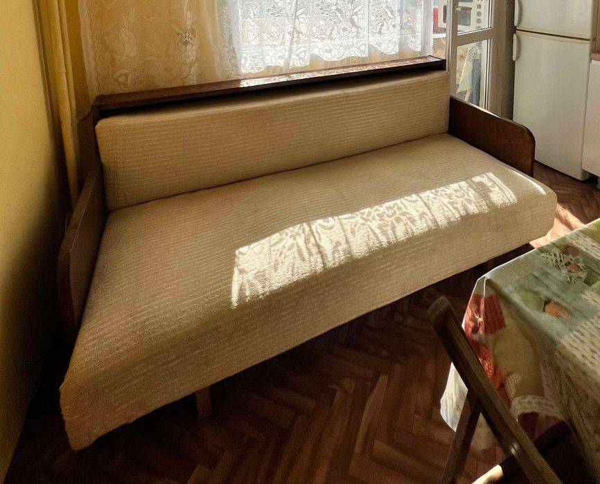 Разтегателен диван