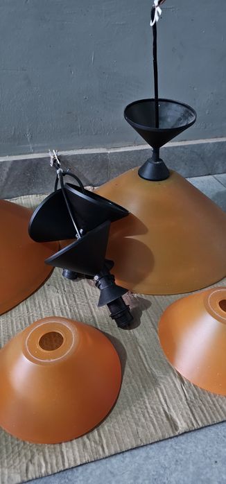 5 броя лапми- 2 големи и 3 малки